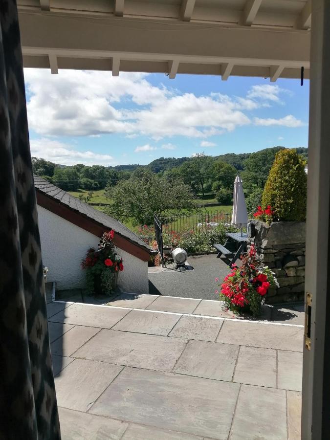 The Brown Horse Inn Winster  Extérieur photo