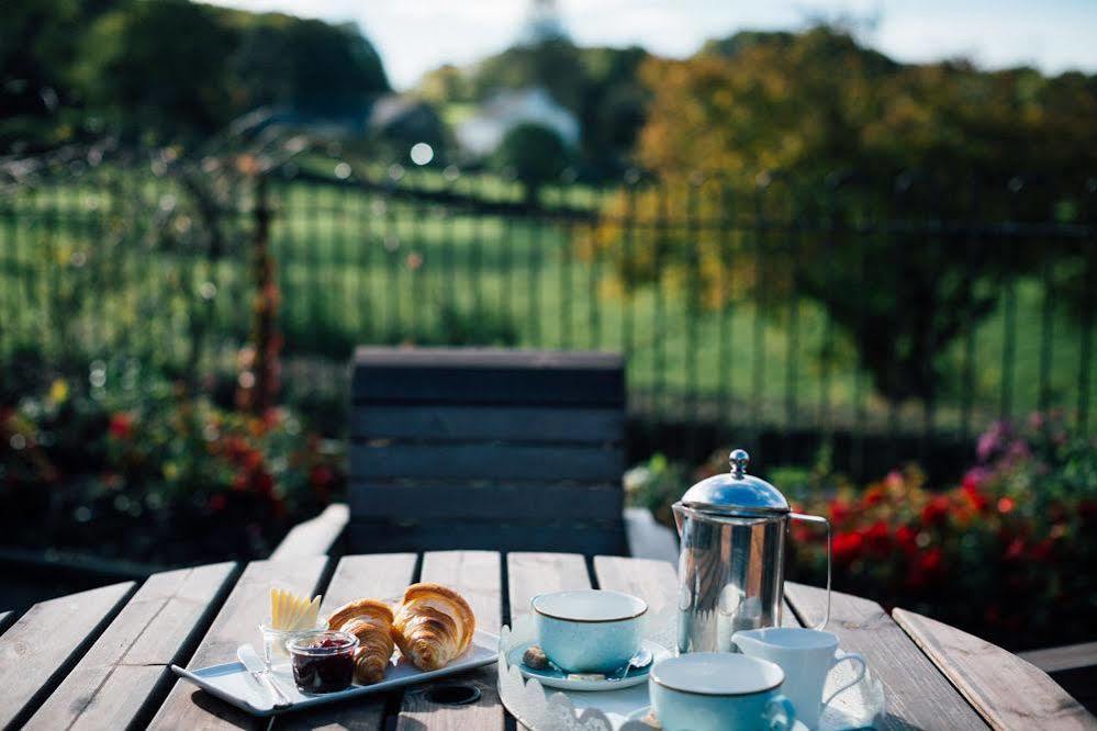 The Brown Horse Inn Winster  Extérieur photo